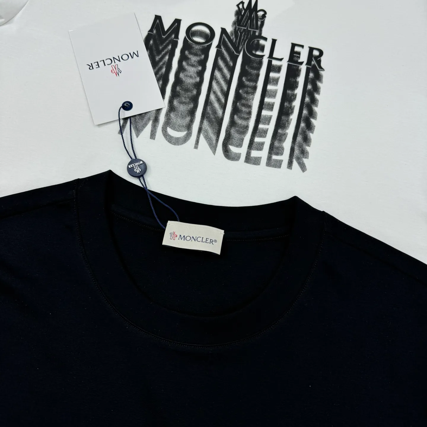 ⚜️Moncler T .26s New Arrival . LOGO ！ 200g . . Breathable， ！！！ ！ ：White.Black.Sizes：M-4XL ❗️（175/140 L）